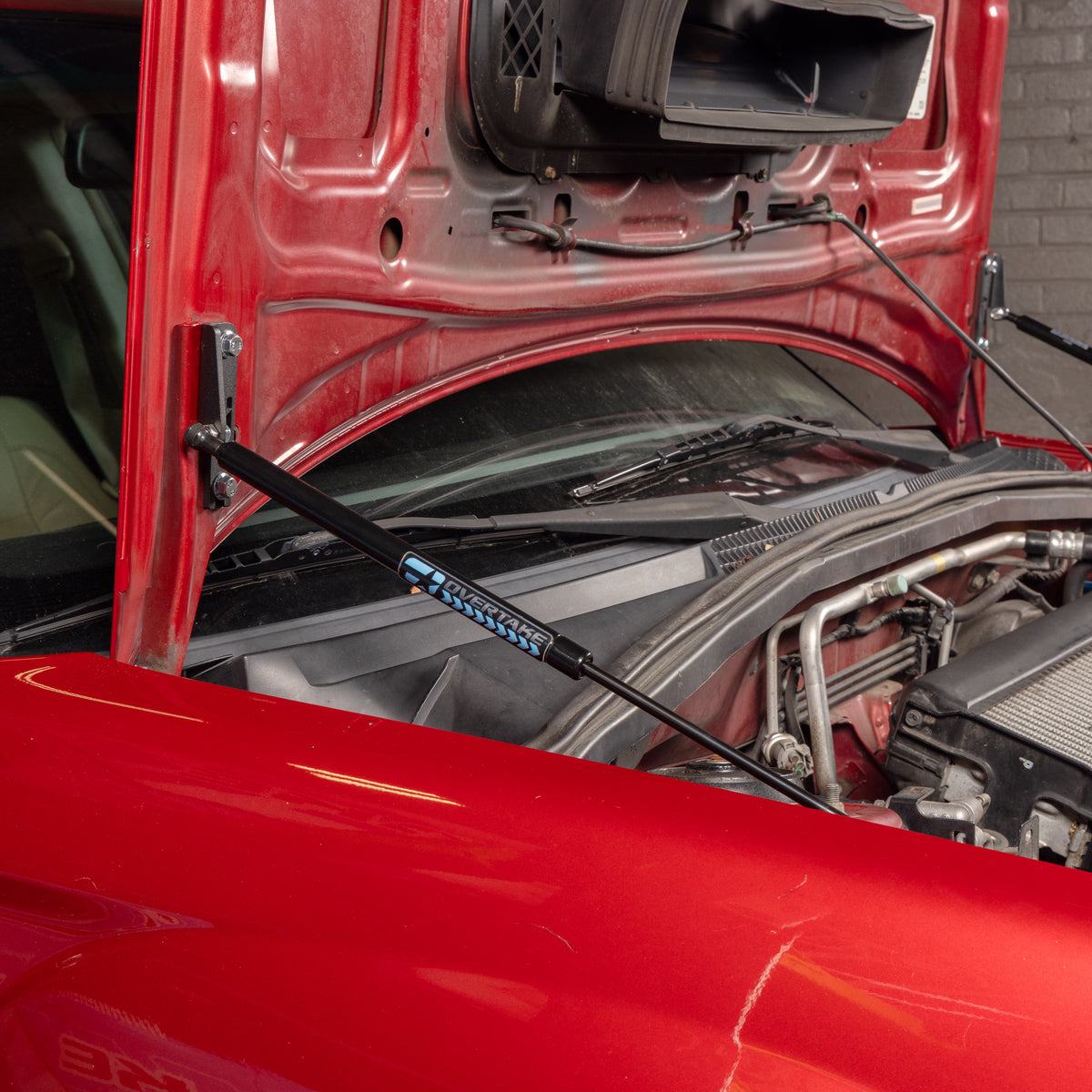 Overtake High-Lift Hood Struts 2004-2008 Forester