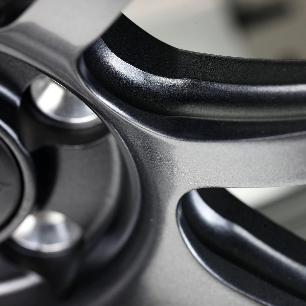 Mach V Crucial 18x9.5&quot; 5x100