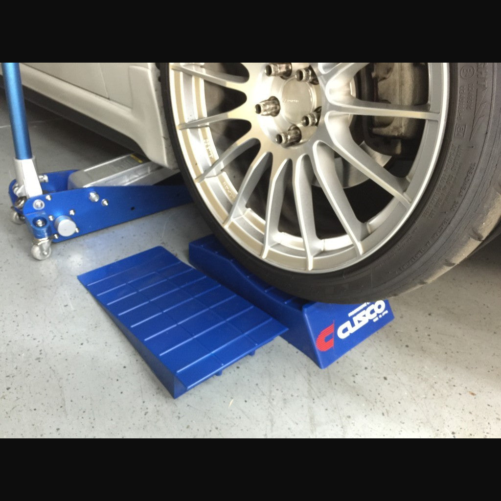 Cusco Jack Assist Ramp Set - FastWRX.com